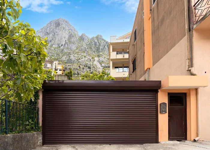 Apartment Busola