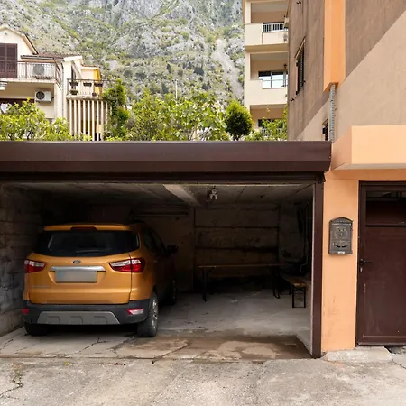 Apartment Busola Kotor Exterior photo