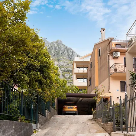Apartment Busola Kotor Exterior photo
